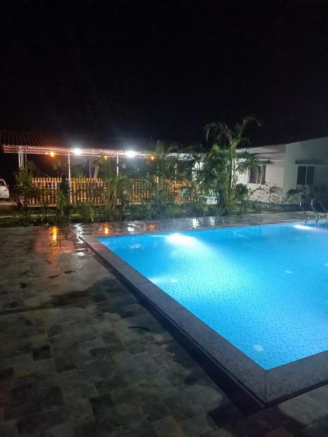 Mohor Retreat Hotel Alibaug Ngoại thất bức ảnh